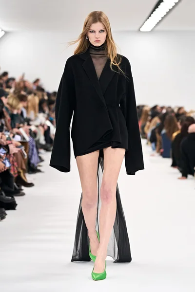 Look 7